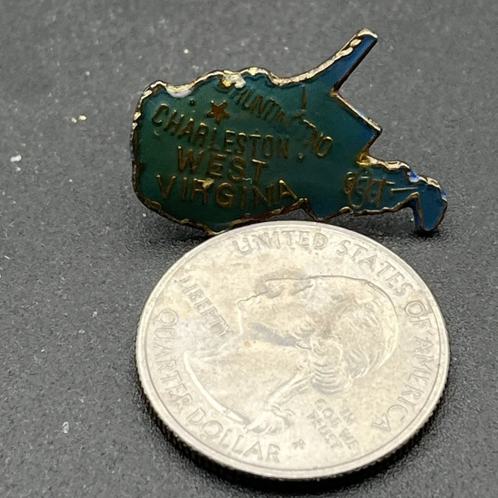 West Virginia Charleston State Outline United States Of America Lapel‎ Hat Pin